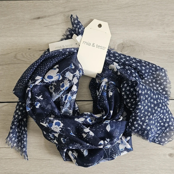 Accessories - Mia & Tess Navy White Rectangle Scarf Brand new